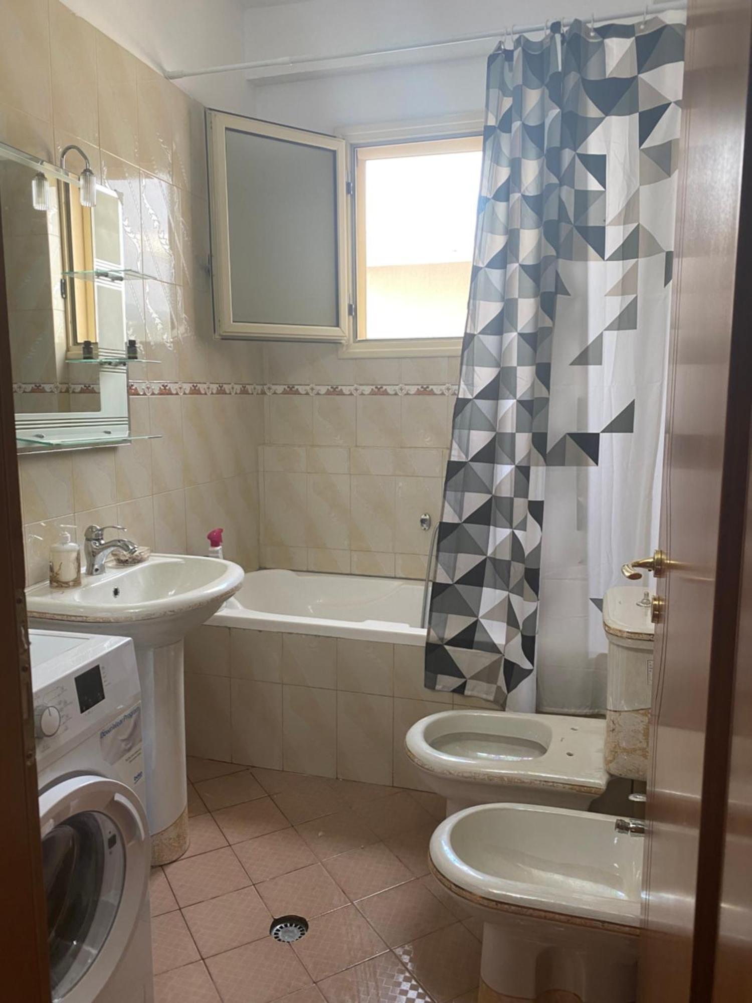 Central Vlore Apartment * Vlorë